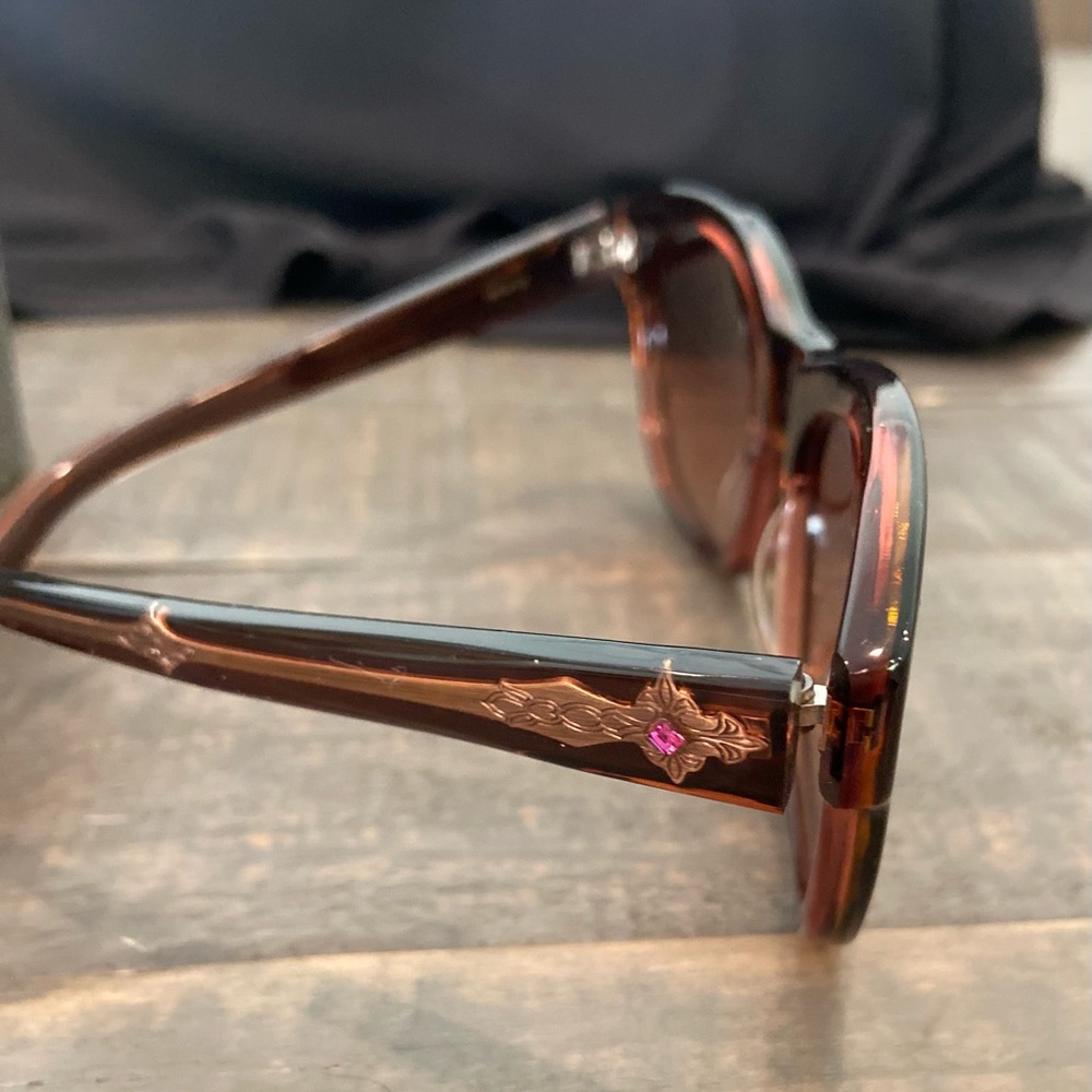 Sama Eyewear x Lorre Rodkin Couture Collection sunglasses w case. As new